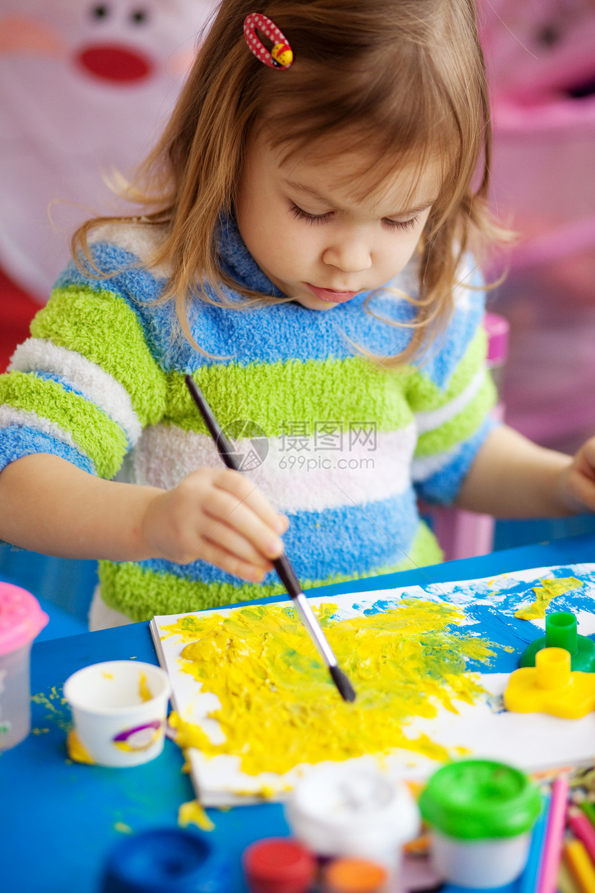 小画家桌子草图苗圃插图教育刷子房间艺术家学习童年图片