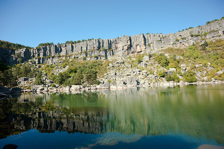 山区环礁湖森林山脉高地水平高山反射顶峰风景高清图片