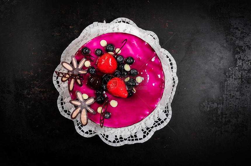 盘上美味甜点糖果糕点紫色浆果美食派对配料蓝色庆典餐厅图片