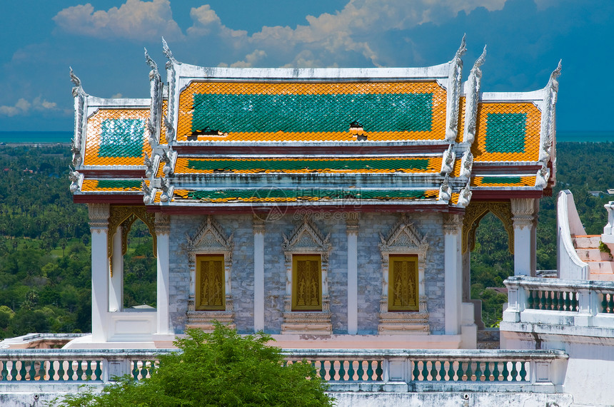 泰国碧武里府的 Wat Thai公园佛教徒旅行游客团体寺庙文化宗教爬坡石头图片