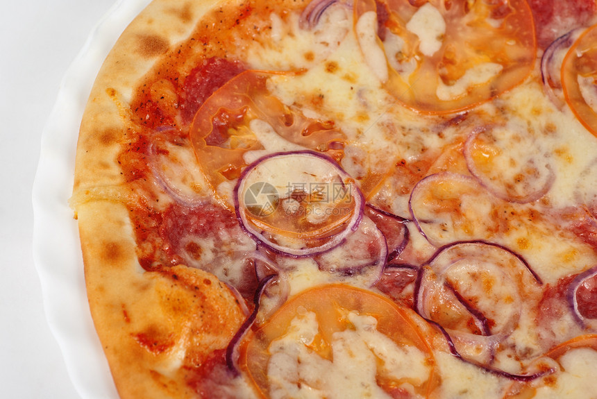 披萨比萨食物鱼片小吃胡椒洋葱午餐香肠糕点用餐脆皮图片