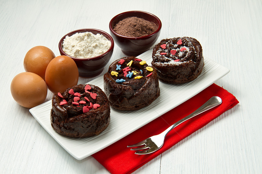 巧克力松饼宏观甜点美食食物巧克力蛋糕奢华烘焙庆典诱惑图片