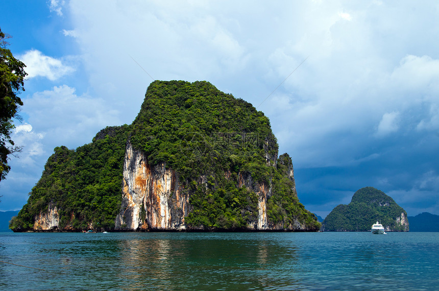 海和海晴天海洋绿色旅游风景地平线岩石天空海景海浪图片