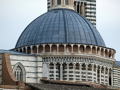 锡耶纳天炉圆顶门廊大教堂建筑学圣母拱形钟楼大理石教会背景图片