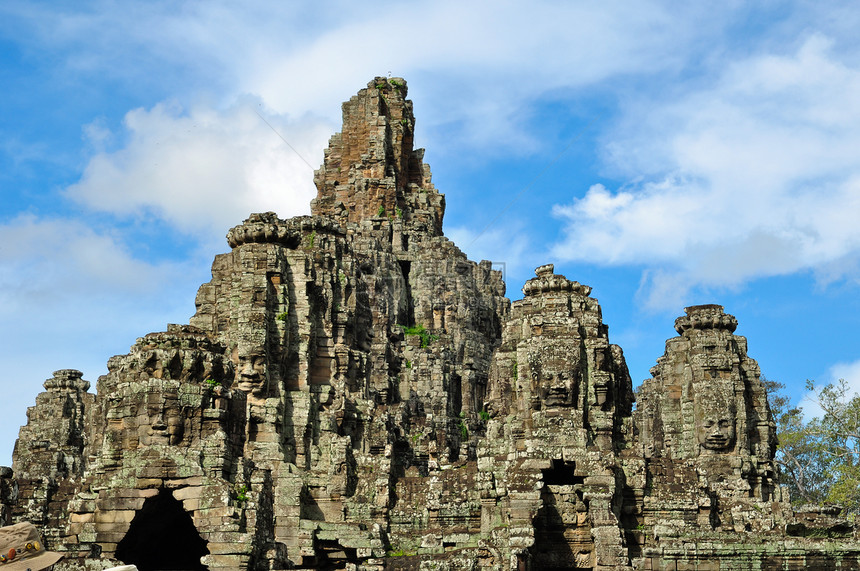 柬埔寨的Bayon寺庙微笑收获天空佛教徒旅游考古学建筑纪念碑旅行高棉语图片