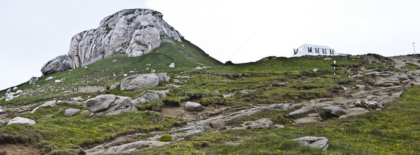 喀尔巴阡山脉的全景背景 美丽的山区和土地国家天气森林场地爬坡公园地平线顶峰岩石环境图片