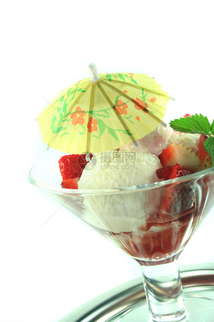 草莓冰淇淋甜点托盘糖果圣代香草水果冰淇淋冰盘图片