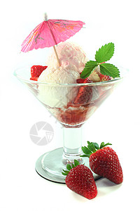 草莓水果冰淇淋草莓冰淇淋水果托盘冰淇淋圣代香草糖果冰盘甜点背景