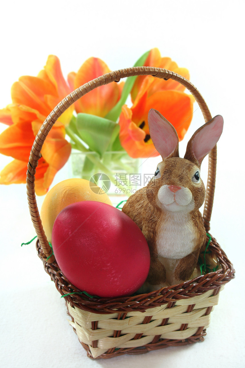 带鸡蛋 复活节兔子和郁金香的复活节篮子橙子风俗绿色传统图片