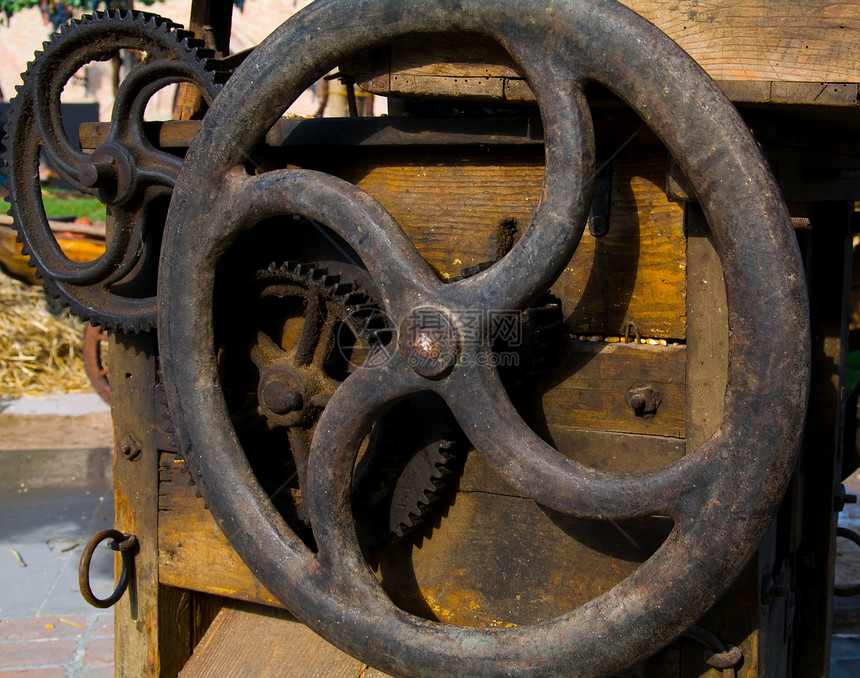 秋轮腐蚀木头农业古董机器齿条轮图片