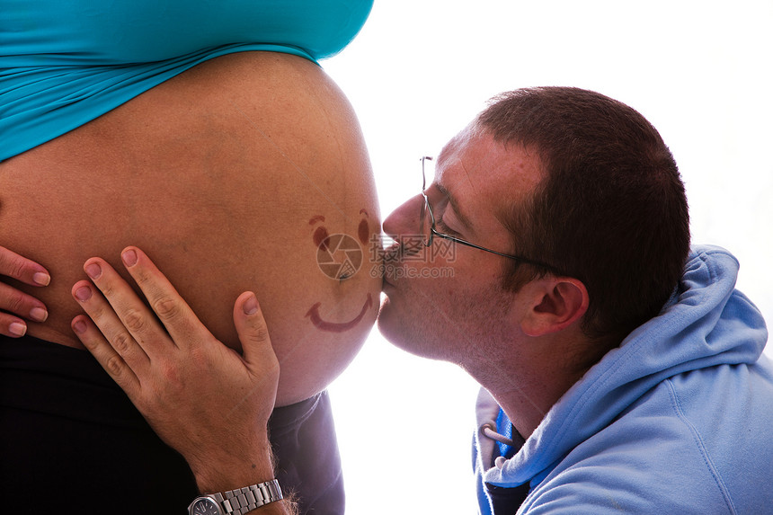 孕妇女士父亲生活母性腹部女性男人孩子妻子拥抱图片
