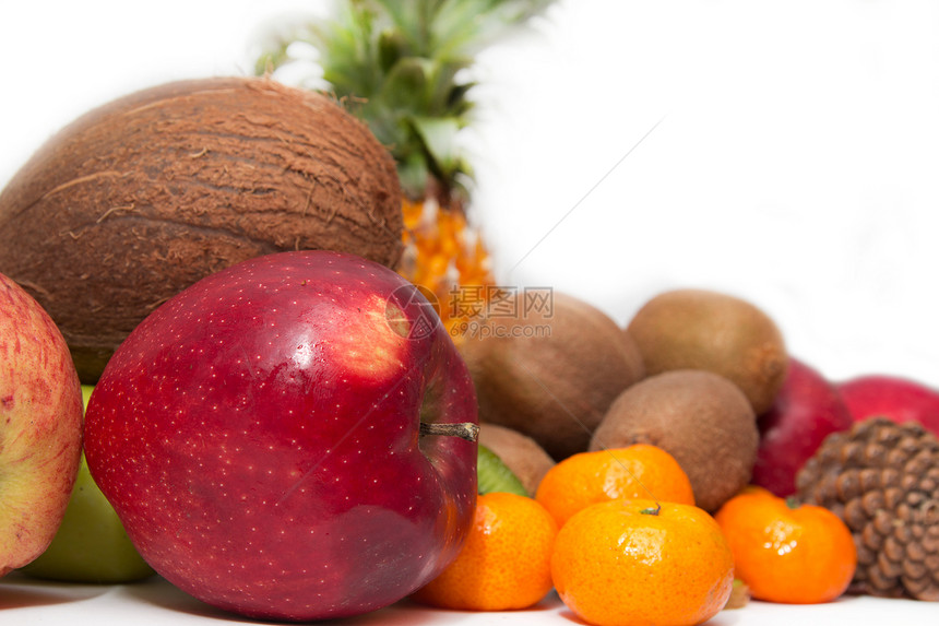 白色背景上的新鲜果实食物市场店铺椰子生活奇异果情调水果香蕉橙子图片