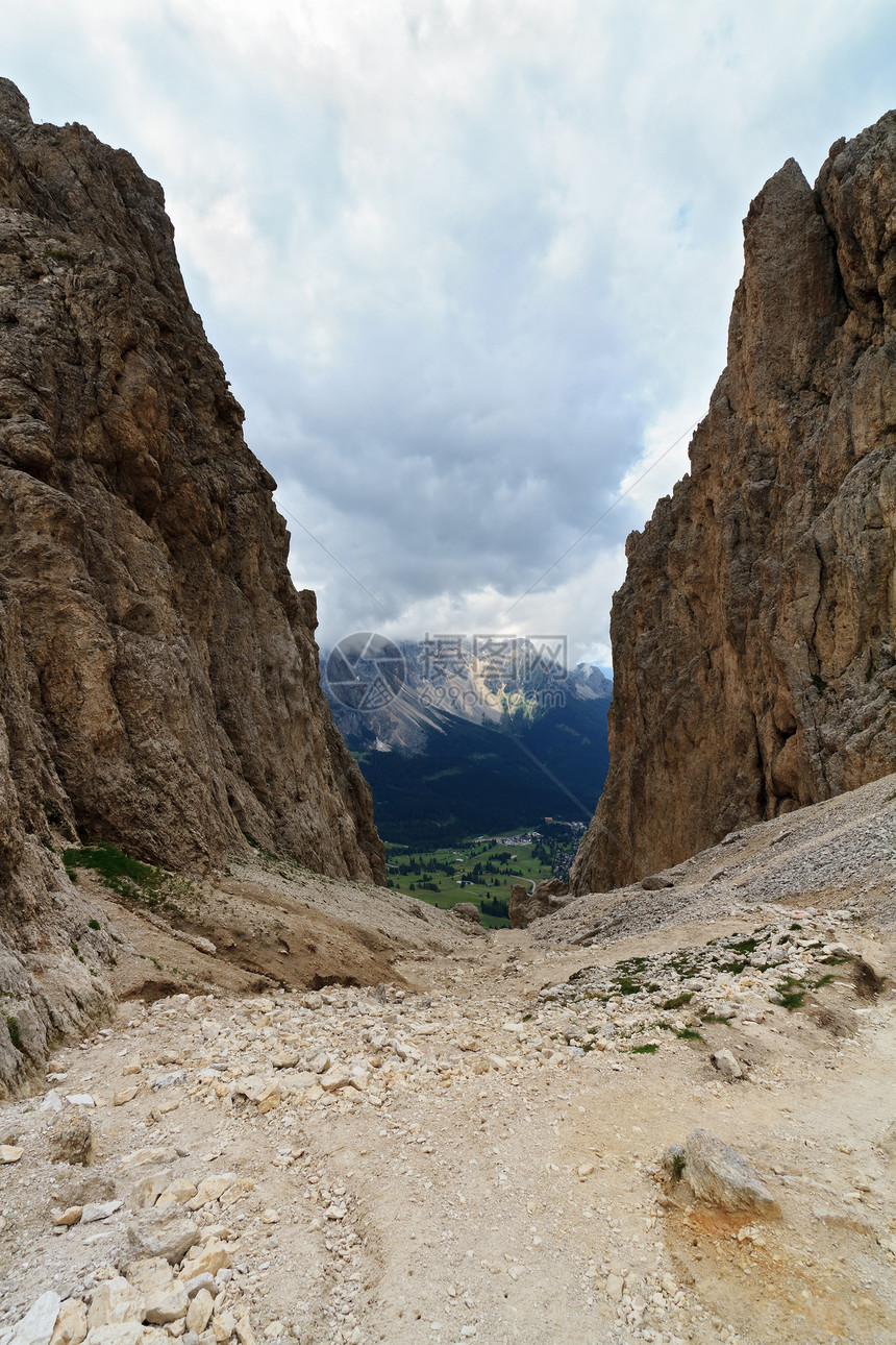 通行证     意大利多洛米特人远足公园旅行假期峡谷小路山脉旅游悬崖岩石图片