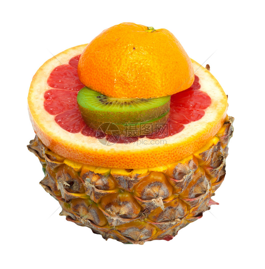 白色背景上的新鲜水果混合物宏观营养柠檬甜点小吃橙子美食奇异果菠萝柚子图片