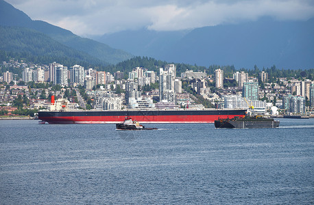 港华燃气素材在温哥华 一艘油轮和拖船停靠在Burrard的CA港背景