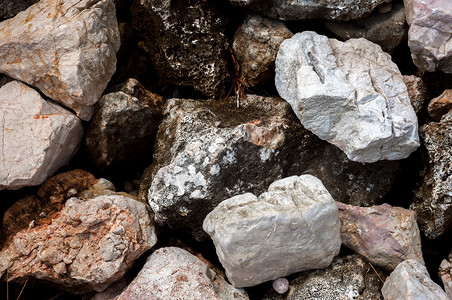 尖锐岩石纹理石头材料矿物石灰石灰色平板墙纸裂缝背景图片