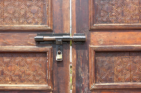 门锁钥匙闩锁古董安全储物柜关键词入口木头金属背景图片