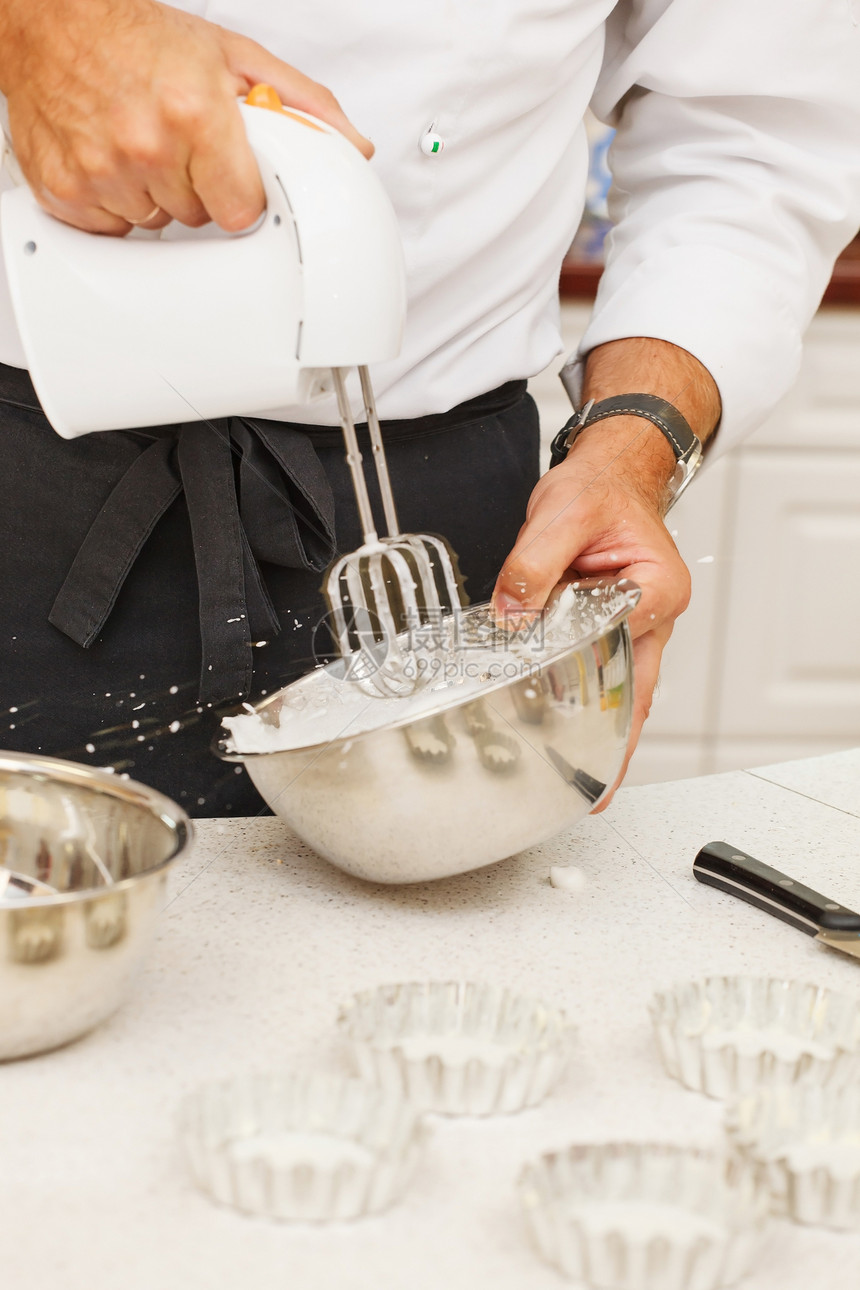 配有搅拌器的厨师职业食谱餐饮烹饪衣服男性食物厨房餐厅技术图片