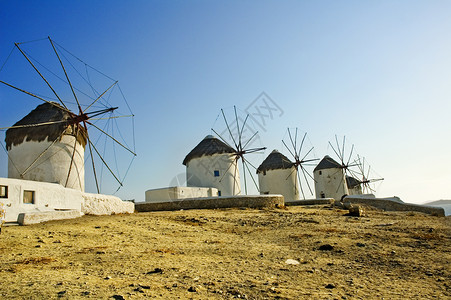 米科诺斯的风车背景图片