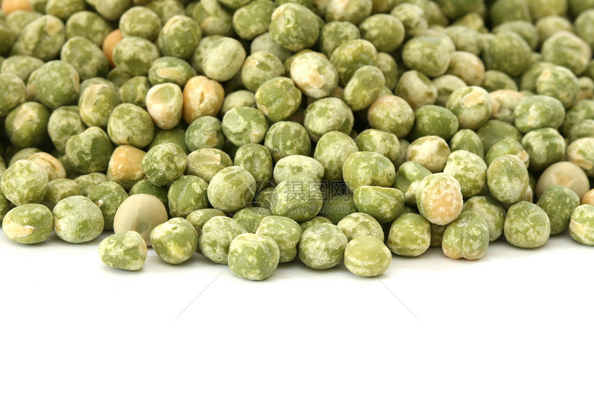 白色背景的干绿青豆食物绿色豆类图片