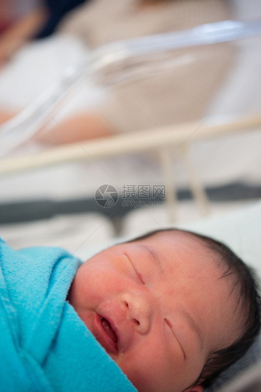 亚洲新生婴儿微笑图片