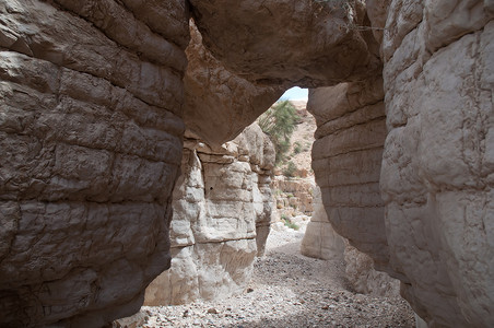 沙漠山脉峡谷洞穴背景图片