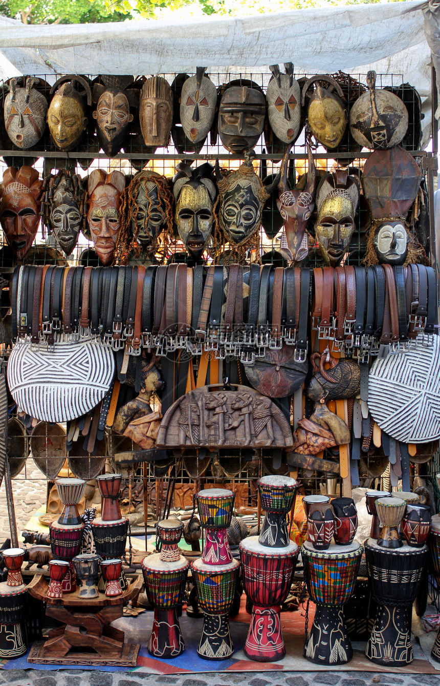 非洲市场木头腰带手工绿色雕塑文化店铺广场精神黑色图片