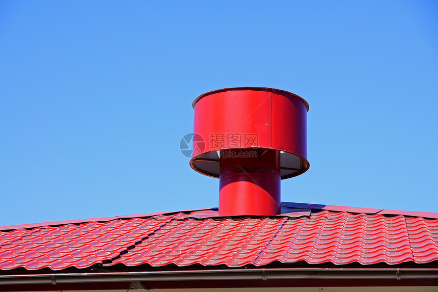 屋顶喷口管道红色空气发泄技术金属套管管子力量通风图片
