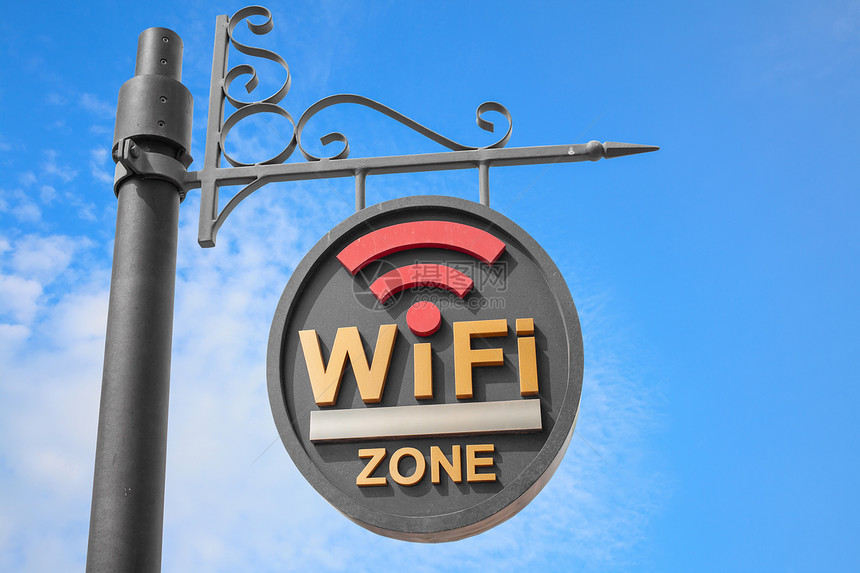 WiFi 热点信号杆天空城市商业民众互联网路标电子邮件电话蓝牙技术图片