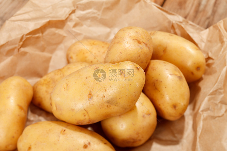 新鲜土豆马铃薯农业黄色蔬菜市场食物收成生产块茎淀粉图片