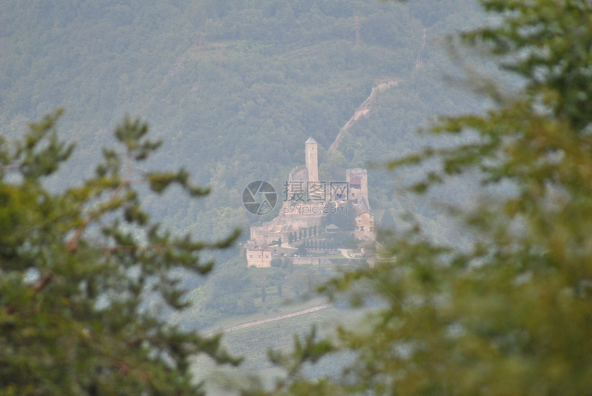 奥乌苏古姆城堡历史旅行日落公园遗产爬坡地标建筑小路花园图片