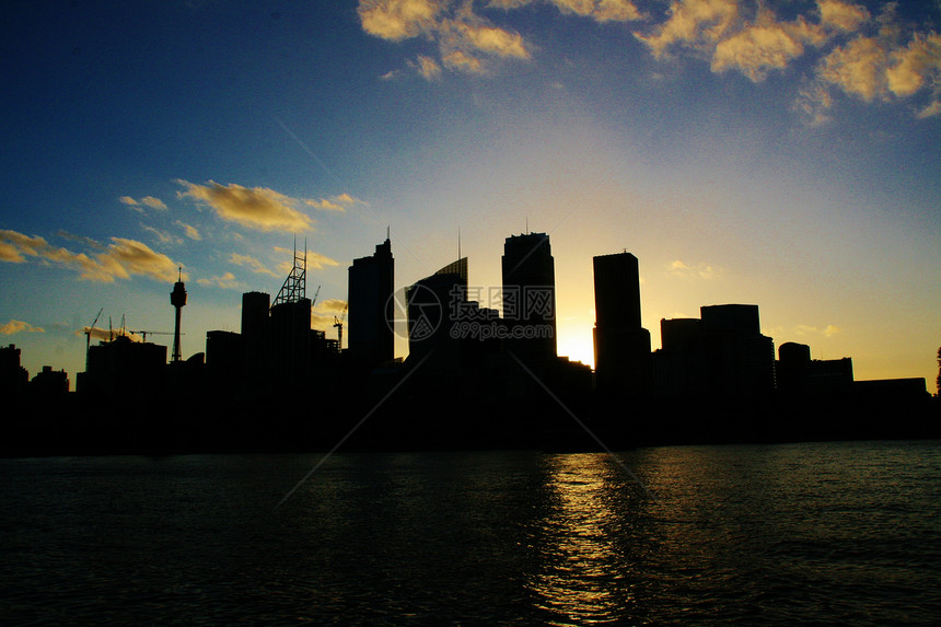 西悉尼天空蓝色阴影黑色城市图片