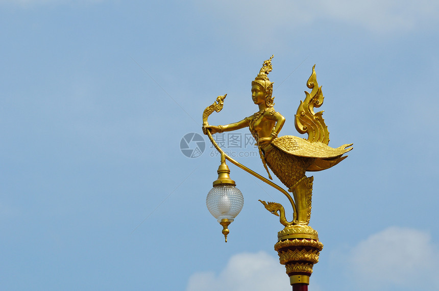 在泰国街灯Kinnaree上装饰力量金属活力电气蓝色技术火炬灯柱邮政电压图片
