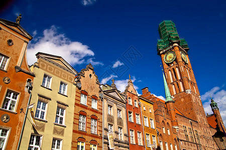 波兰格但斯克老城历史拉丁摄影建筑学城市装饰品建筑文化窗户旅行背景图片