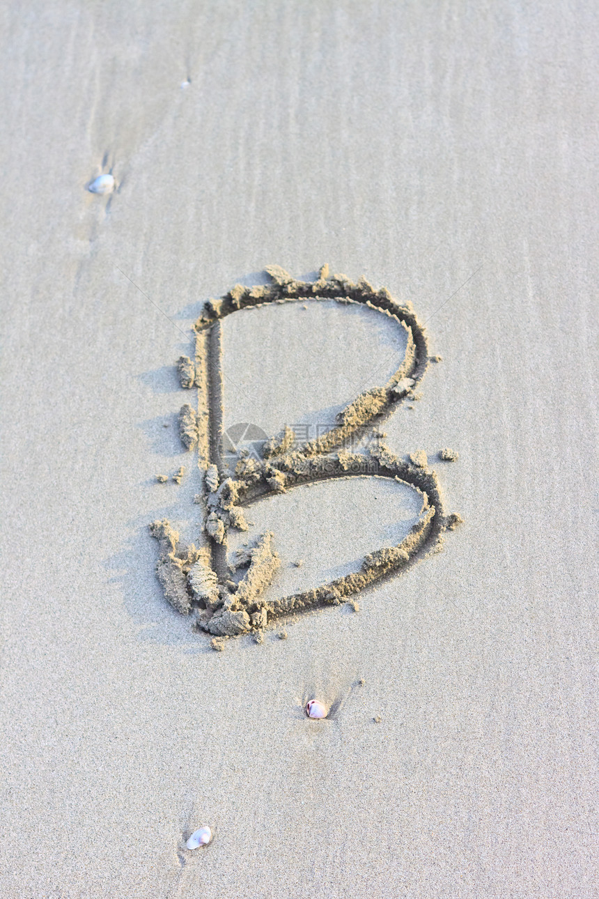 沙上刻着的碑文字法海景海洋水平海浪地平线冲浪阳光数字边缘图片