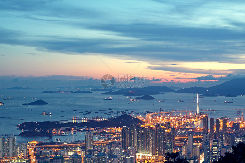 香港日落帝国大街天际天空市中心摩天大楼场景日出城市建筑物图片