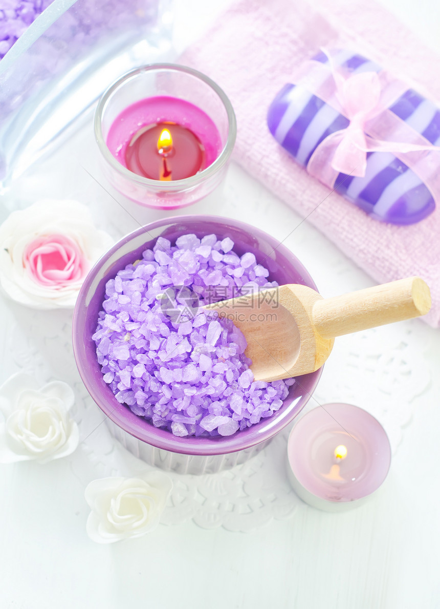 海盐 肥皂和蜡烛治疗温泉药品皮肤紫色奢华薰衣草生活烧伤化妆品图片
