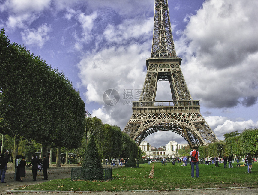 从的Eiffel铁塔视图蓝色金属纪念碑工程师火星地标旅行建筑历史性旅游图片