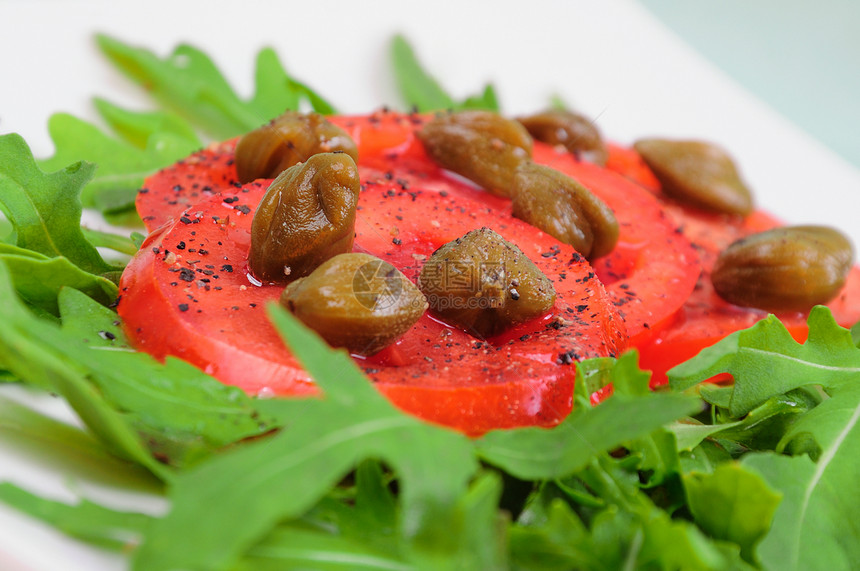 沙律 配有新鲜西红柿 披风和花粉胡椒风格维生素美食餐饮沙拉装饰美味营养蔬菜图片