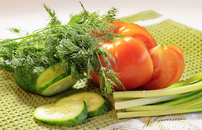 用于沙拉的蔬菜收成店铺产品盘子市场商品青菜黄瓜植物食物图片