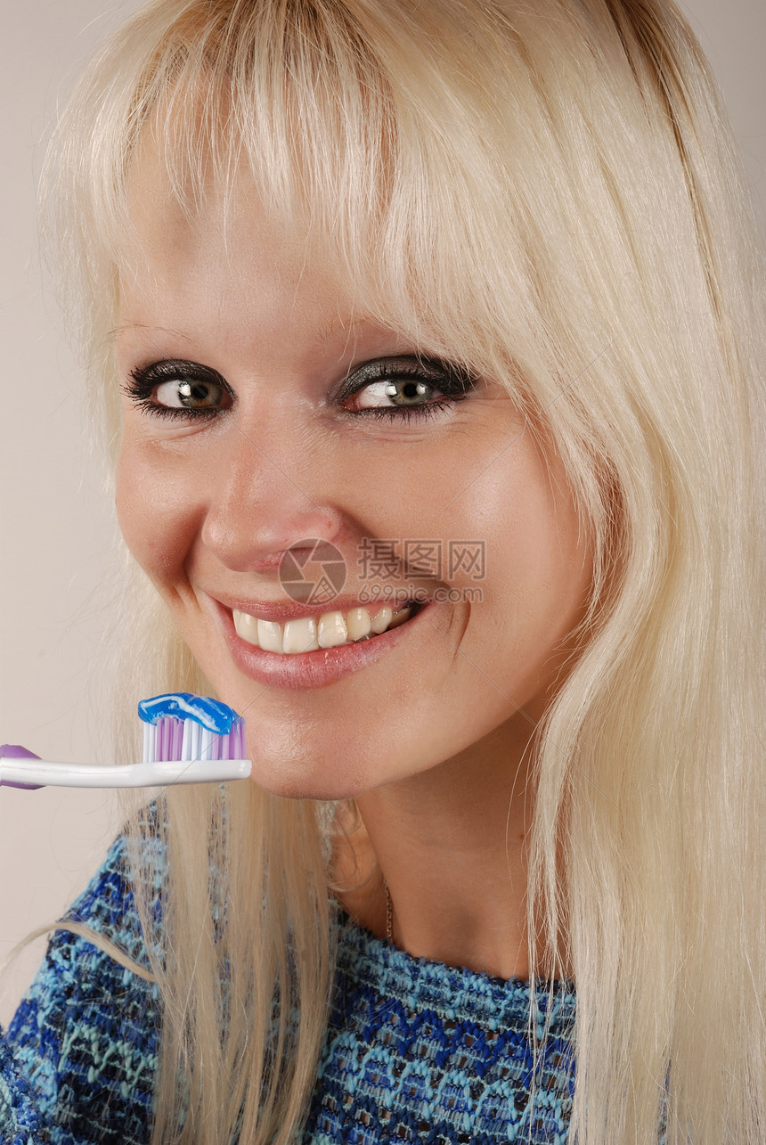 妇女刷牙卫生浴室女孩牙齿白色成人微笑女性牙刷幸福图片