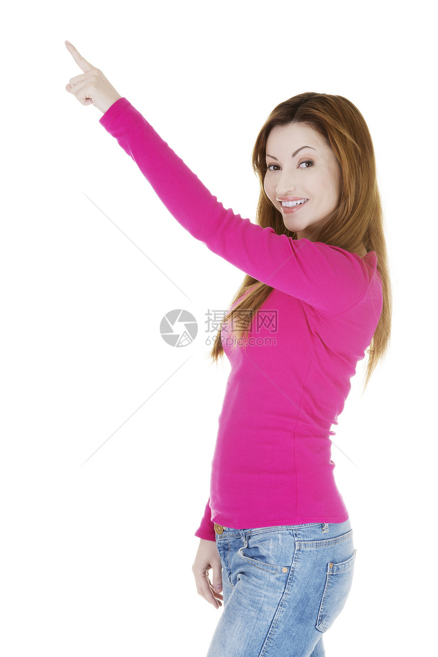 快乐 兴奋的女人指着复制空间产品成人粉色手臂女孩手势微笑白色情绪化手指图片