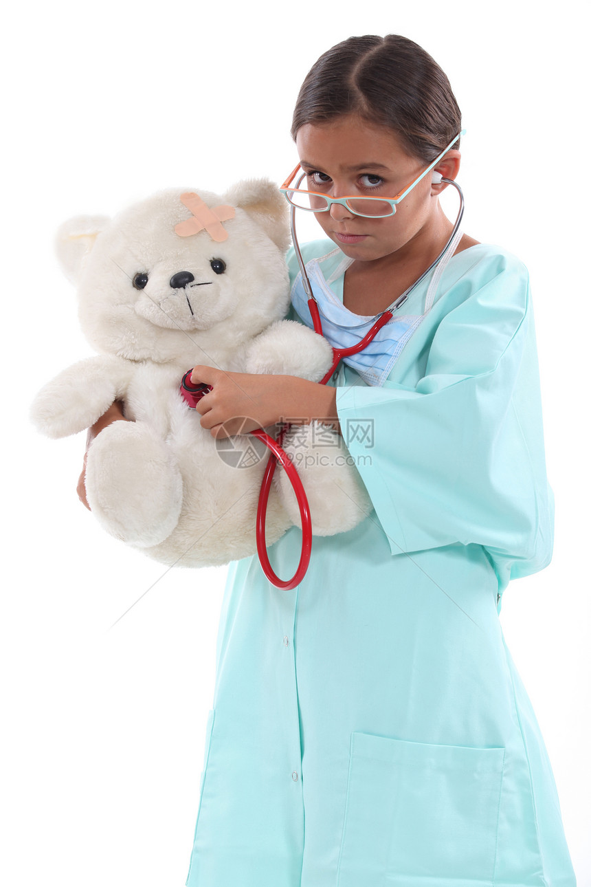 穿成护士的小女孩 带着泰迪熊图片