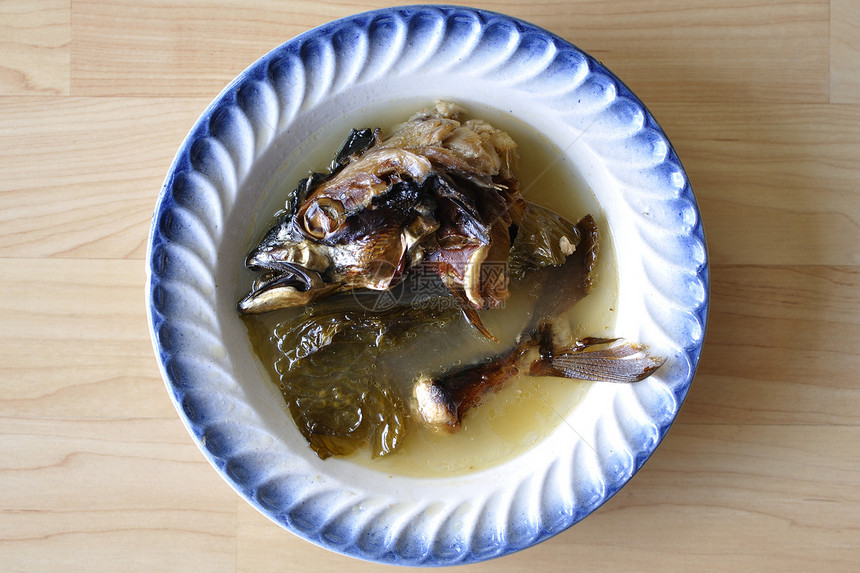 鱼头汤营养水平桌子鱼尾昆布食物鱼头低血糖海藻图片