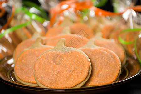 孤立黑色上的自制布金饼干背景乡村感恩小吃食物橙子甜点背景图片