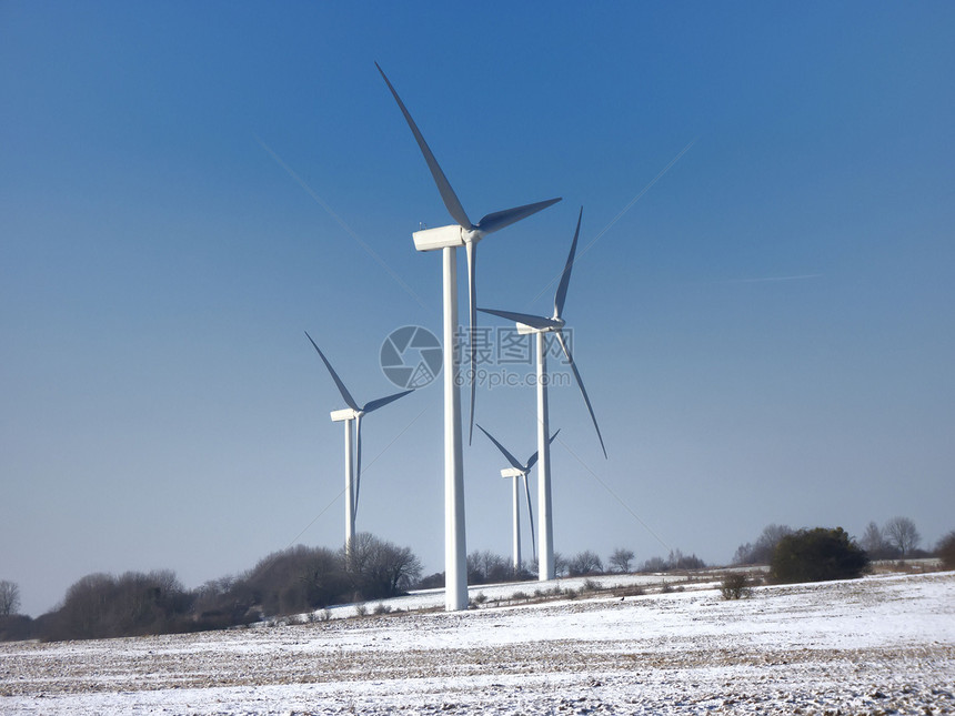 冬季风风力涡轮机图片