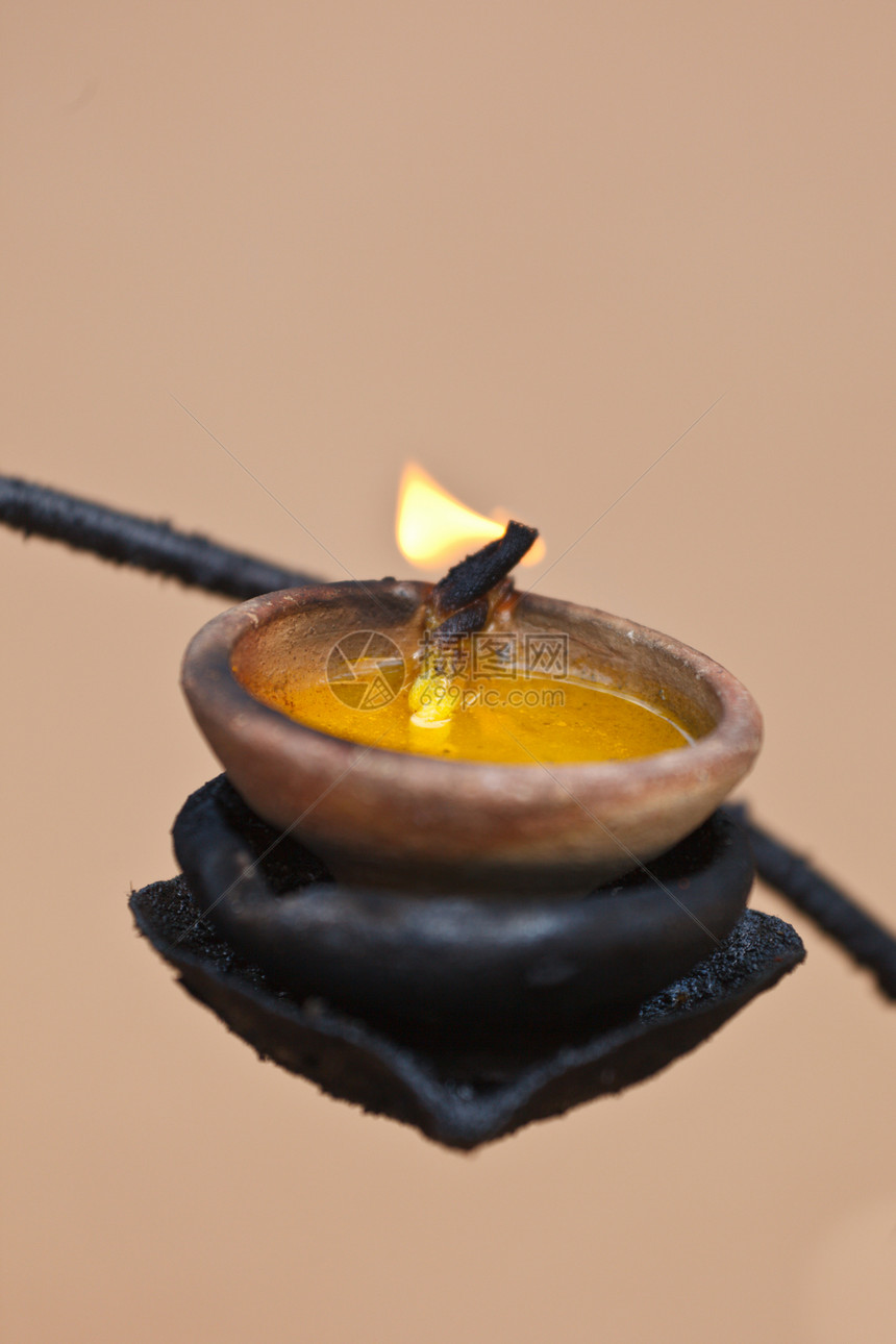 燃烧灯寺庙烧伤燃烧蜡烛火焰佛教徒七彩图片