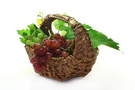 葡萄宏观红色白色植物学绿色季节藤蔓叶子篮子水果背景图片