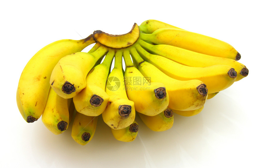一群被白种背景孤立的香蕉团体营养蔬菜水果小吃黄色早餐丛林皮肤美食图片