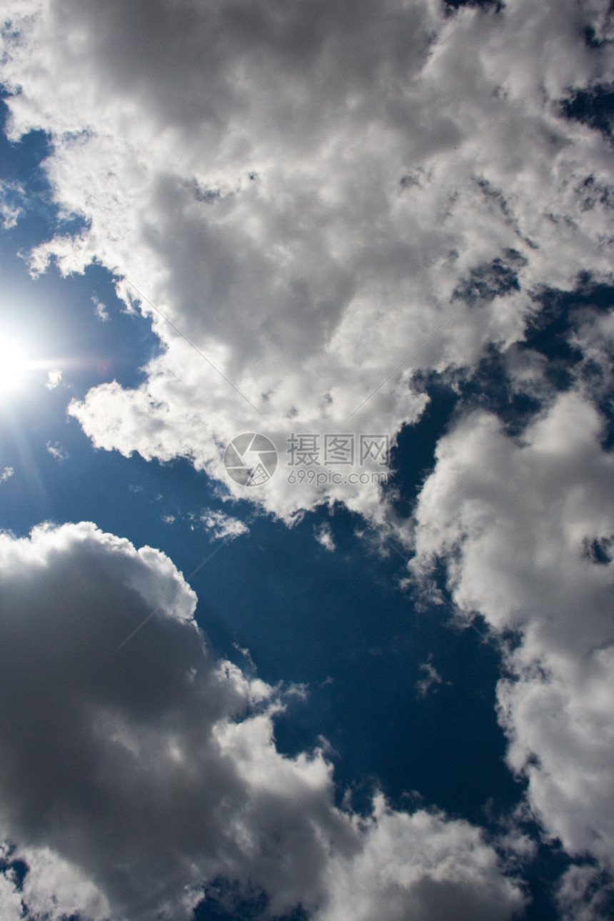 云云天空太阳休息灰色白色蓝色天堂图片